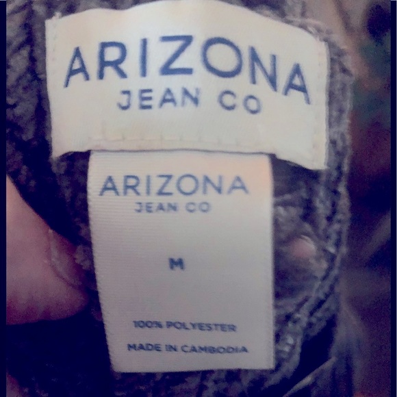 Sweater Top (Cropped) - Picture 6 of 7